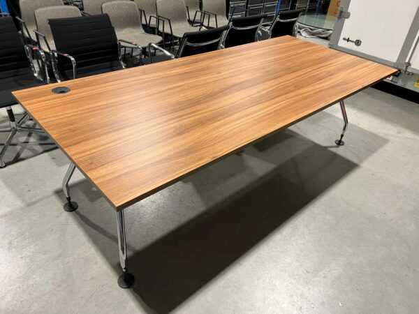 AD HOC TAFEL – VITRA