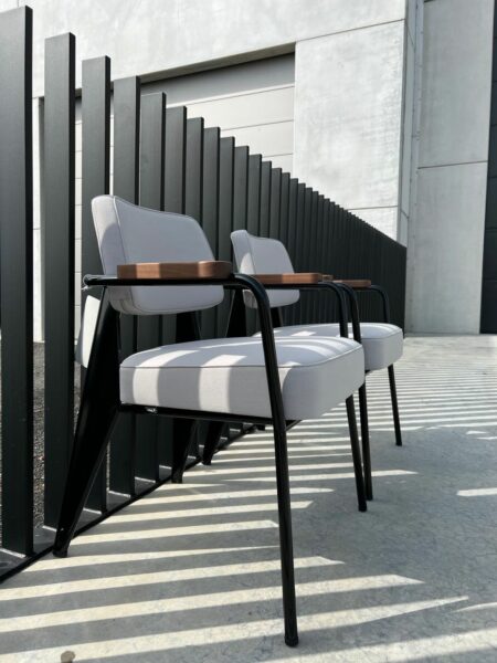 PROUVE VITRA FAUTEUIL DIRECTION – showroommodel