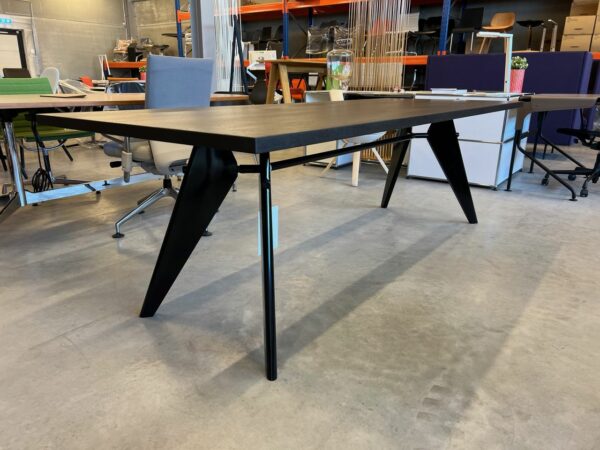 PROUVE, VITRA EM TABLE, showroommodel – PRIJSDALING