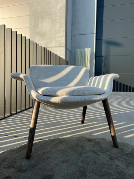 KNOLL LOUNGE CHAIR KNO4 – SHOWROOMMODEL