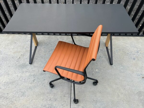ARTEK KAARI DESK REB 005