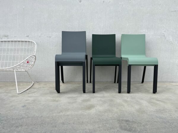 .03 VITRA, VAN SEVEREN, ZWART ONDERSTEL – SHOWROOMMODELLEN