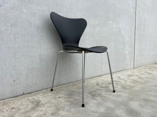 FRITZ HANSEN SERIES 7 STOEL – SHOWROOMMODEL