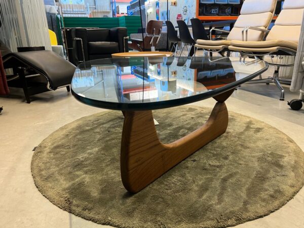 VITRA NOGUCHI COFFEE TABLE – SHOWROOMMODEL