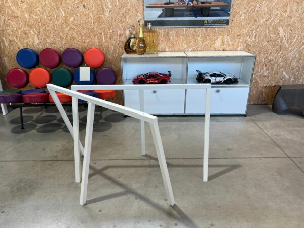 HAY LOOP STAND TAFEL FRAME WIT