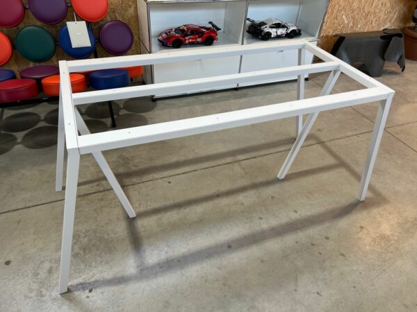 HAY LOOP STAND TAFEL FRAME EN SUPPORT WIT