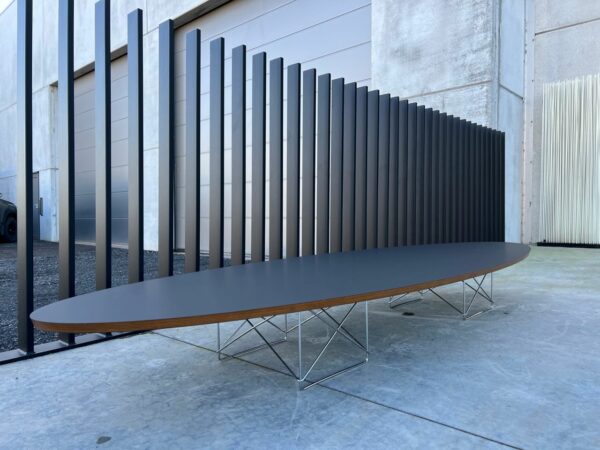 Verkocht, sorry! ELLIPTICAL TABLE ETR SALONTAFEL, EAMES VITRA