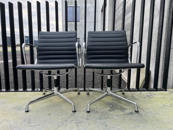 EAMES EA108 LEDER VITRA