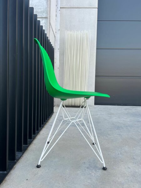EAMES VITRA DSR STOEL- showroommodel