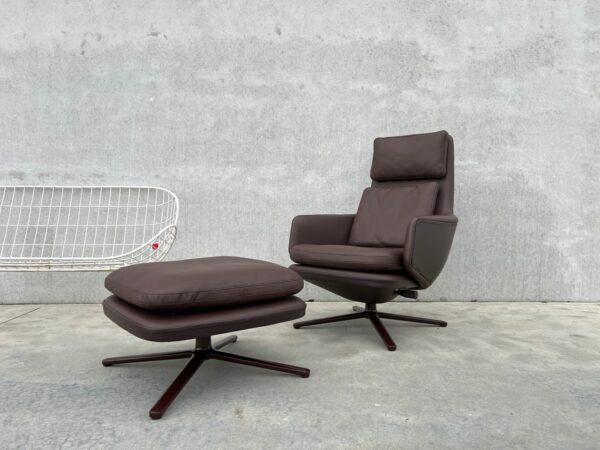 GRAND RELAX & OTTOMAN, VITRA, showroommodel