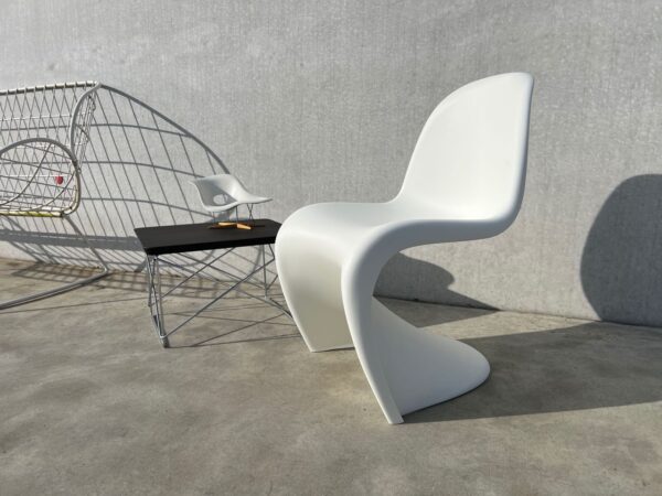 VITRA PANTON JUNIOR CHAIR – ONGEBRUIKT