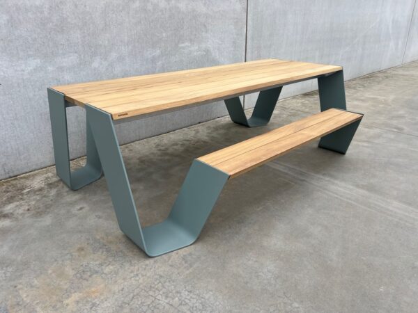 EXTREMIS HOPPER IROKO 300 CM – VERDIGRIS OF GALVANISE – SHOWROOMMODEL – GERESERVEERD