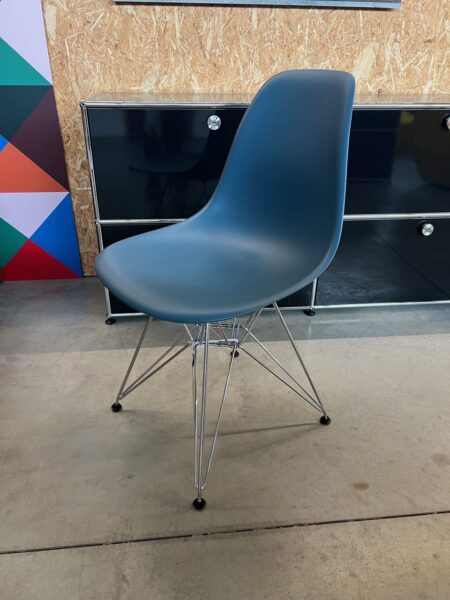 VITRA EAMES DSR STOELEN, ONGEBRUIKT, 3X