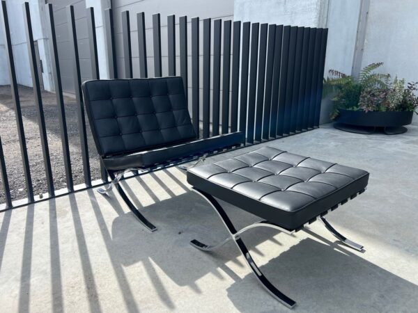 KNOLL BARCELONA CHAIR MET VOETENBANK – SETPRIJS