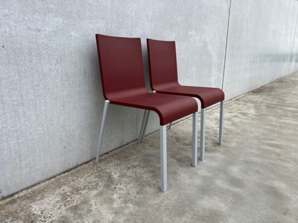 VITRA VAN SEVEREN .03 DONKERRODE STOELEN